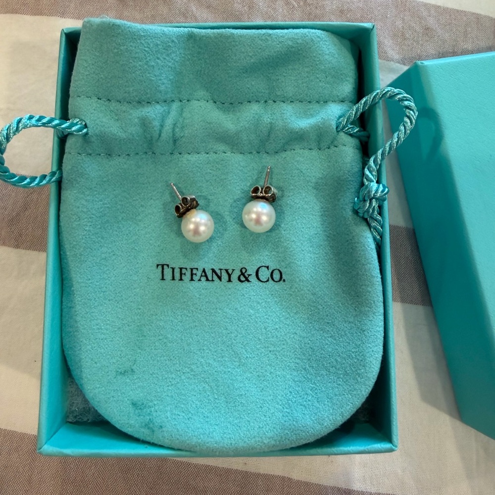 Tiffany & Co. Ziegfeld Collection Pearl Earring